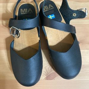 MIA size 37 womens US 7 black leather wooden clog with ankle strap